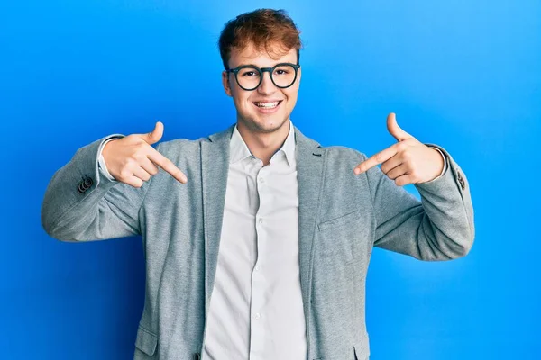 Young Caucasian Man Wearing Elegant Clothes Glasses Looking Confident Smile — Stock Photo, Image