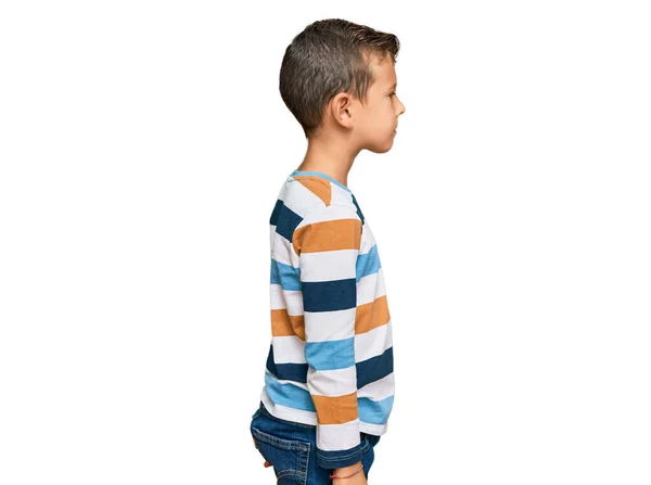 Schattig Blank Kind Dragen Casual Kleding Zoek Naar Kant Ontspannen — Stockfoto