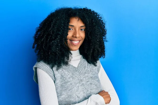 Mujer Afroamericana Con Pelo Afro Vistiendo Suéter Casual Invierno Cara — Foto de Stock