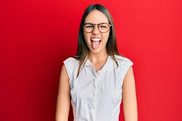 Mujer Morena Joven Con Ropa Casual Gafas Que Salen Con —  Fotos de Stock