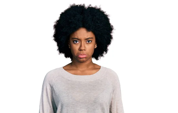 Giovane Donna Afroamericana Vestita Modo Casual Depresso Preoccupata Angoscia Piangendo — Foto Stock