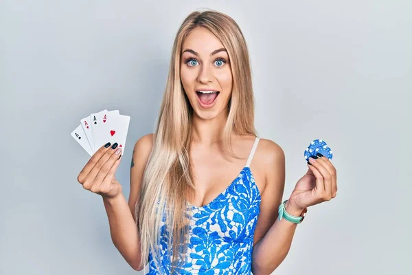 Young Beautiful Caucasian Woman Holding Poker Cards Chips Celebrating Crazy — Stock Photo, Image