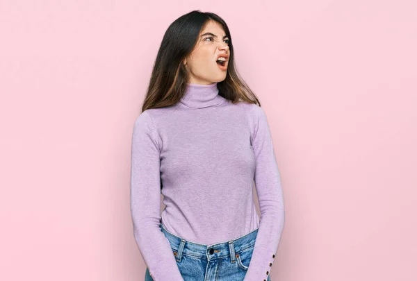 Young Beautiful Teen Girl Wearing Turtleneck Sweater Angry Mad Screaming — Stock Photo, Image