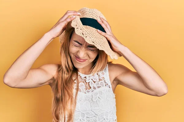 Young Caucasian Woman Wearing Summer Hat Suffering Headache Desperate Stressed — Stock Fotó