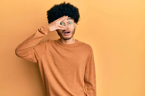Young African American Man Afro Hair Wearing Casual Winter Sweater — Stockfoto