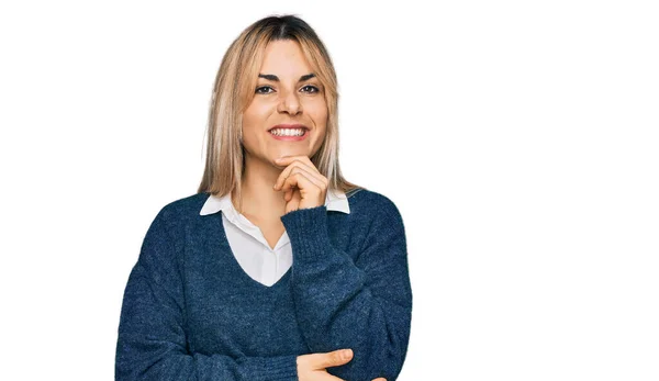 Young Caucasian Woman Wearing Casual Clothes Looking Confident Camera Smiling — Stock Photo, Image