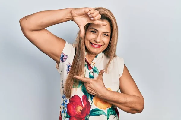 Middle Age Hispanic Woman Wearing Casual Clothes Smiling Making Frame — Stock Photo, Image