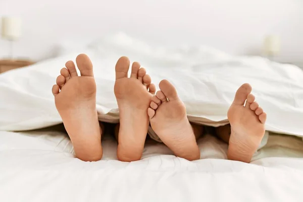 Couple Feet Sheets Bed Home — Stock Photo, Image