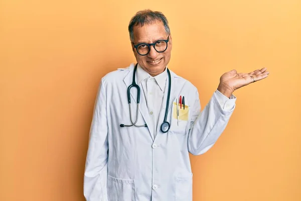 Middle Age Indian Man Wearing Doctor Coat Stethoscope Smiling Cheerful — ストック写真