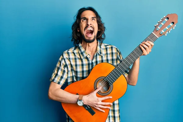Jeune Homme Hispanique Jouant Guitare Classique Colère Fou Hurlant Frustré — Photo