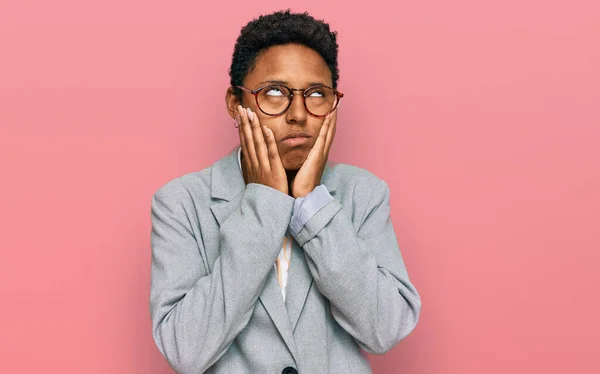 Mujer Afroamericana Joven Con Ropa Negocios Manos Cansadas Cubriendo Cara —  Fotos de Stock