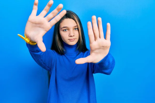 Young Brunette Girl Wearing Turtleneck Sweater Doing Frame Using Hands — Photo