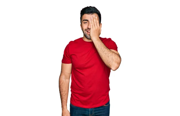 Hispanic Man Beard Wearing Casual Red Shirt Covering One Eye — Stock Photo, Image