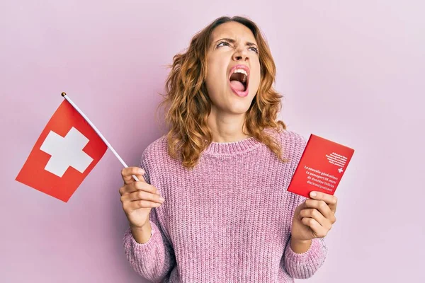 Jeune Femme Caucasienne Tenant Drapeau Suisse Passeport Colère Fou Hurlant — Photo