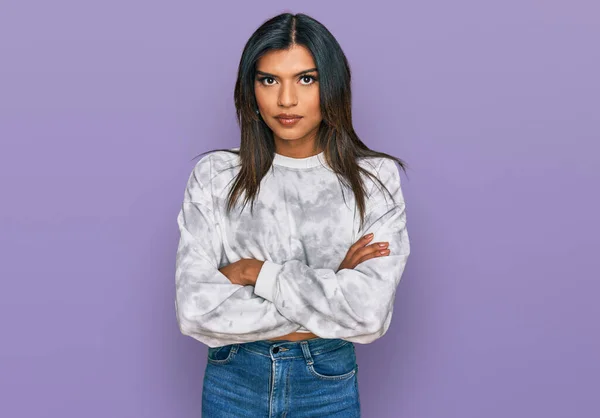 Yosh qiz bilan jinsiy aloqa qilish, defloratsiya Mast rus ayolni eshak bilan sikishini tomosha qiling.