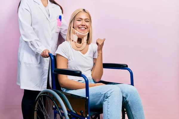 Beautiful Blonde Woman Sitting Wheelchair Collar Neck Smiling Happy Face — Stock Photo, Image