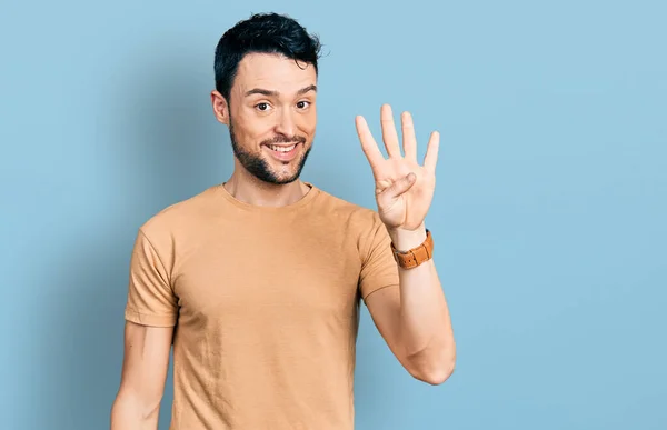 Homme Hispanique Avec Barbe Portant Shirt Décontracté Montrant Pointant Vers — Photo