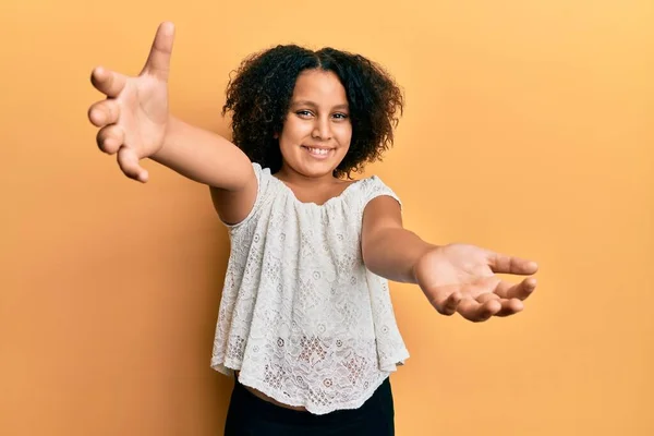 Young Little Girl Afro Hair Wearing Casual Clothes Looking Camera — Stock Photo, Image