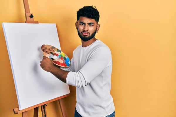 Hombre Árabe Con Barba Pie Dibujo Con Paleta Caballete Pintor —  Fotos de Stock