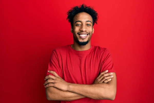 Jonge Afro Amerikaanse Man Met Baard Casual Rood Shirt Vrolijk — Stockfoto