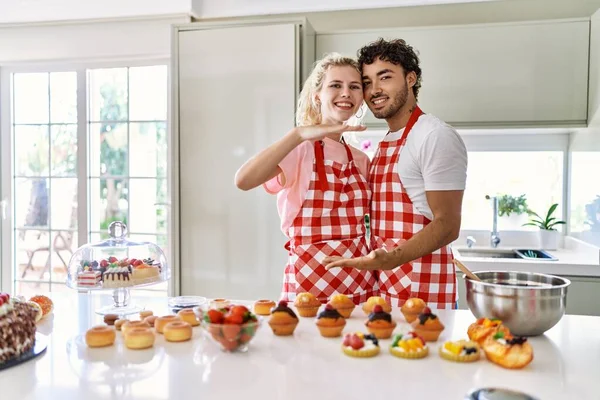 Couple Wife Husband Cooking Pastries Kitchen Gesturing Hands Showing Big — Fotografia de Stock