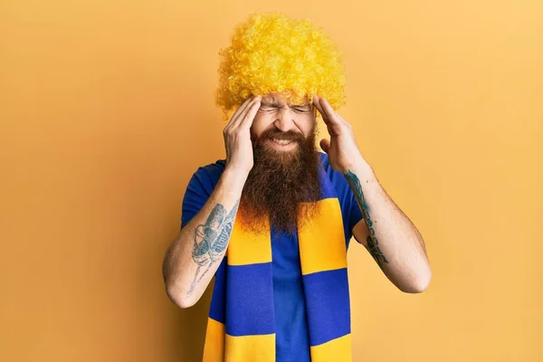 Homem Ruivo Com Barba Longa Futebol Jogo Torcida Hooligan Vestindo — Fotografia de Stock