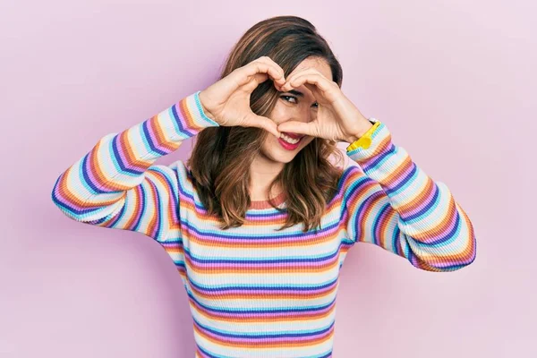 Young Hispanic Girl Wearing Casual Clothes Doing Heart Shape Hand — Stock Photo, Image