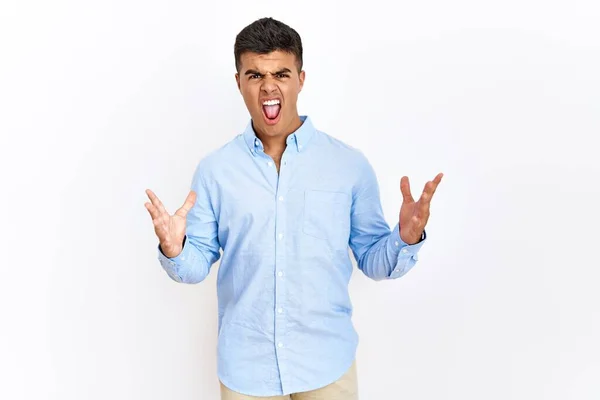 Jovem Hispânico Vestindo Camisa Negócios Sobre Fundo Isolado Celebrando Louco — Fotografia de Stock