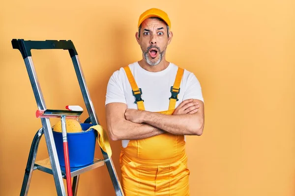 Bel Homme Âge Moyen Avec Des Cheveux Gris Laveur Vitres — Photo