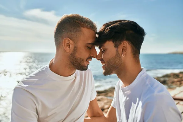 Romântico Gay Casal Praia — Fotografia de Stock