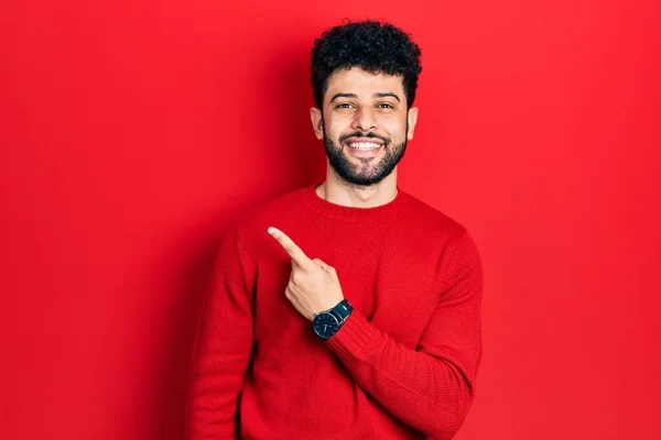 Junger Arabischer Mann Mit Bart Trägt Lässigen Roten Pullover Fröhlich — Stockfoto