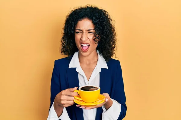 Young Latin Girl Wearing Business Style Drinking Cup Coffee Angry — Stock Photo, Image