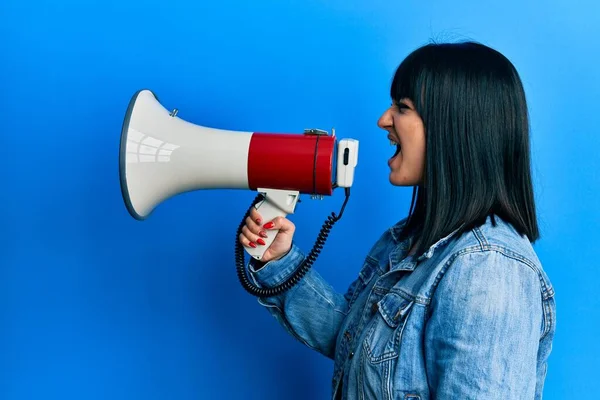 Jeune Femme Taille Criant Aide Mégaphone — Photo