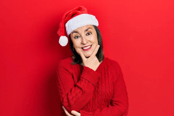 Middle Age Hispanic Woman Wearing Christmas Hat Looking Confident Camera — Stock Photo, Image