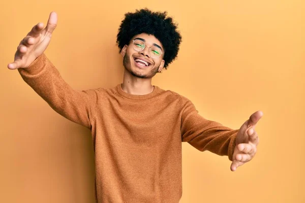 Young African American Man Afro Hair Wearing Casual Winter Sweater — Stock Photo, Image