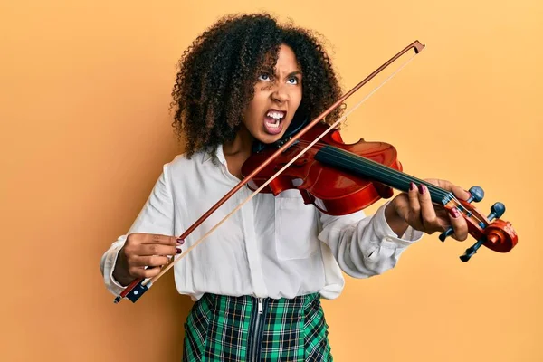 Beautiful African American Woman Afro Hair Playing Classical Violin Angry — ストック写真