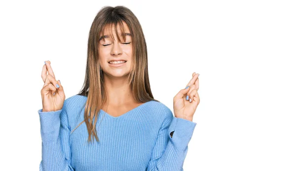 Teenager Kaukasische Mädchen Lässiger Kleidung Gestikulieren Mit Erhobenem Zeigefinger Lächelnd — Stockfoto