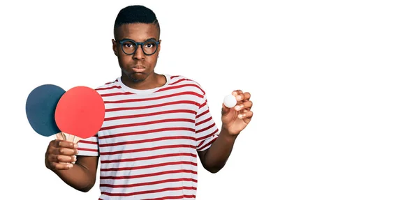 Young African American Man Holding Red Ping Pong Rackets Ball — Stock Photo, Image