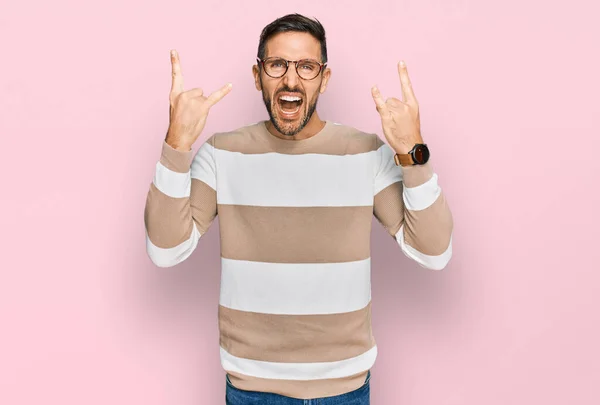 Handsome Man Beard Wearing Casual Clothes Glasses Shouting Crazy Expression — Stock Photo, Image