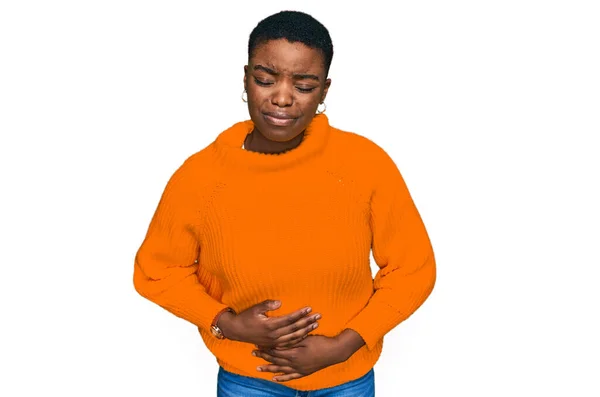 Mujer Afroamericana Joven Que Usa Ropa Casual Con Mano Estómago — Foto de Stock