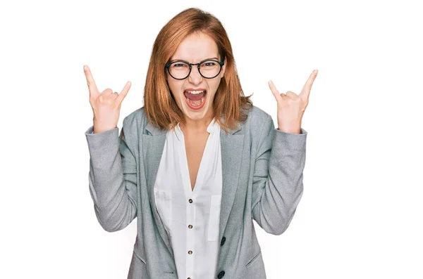 Junge Kaukasische Frau Mit Businessstil Und Brille Die Mit Verrücktem — Stockfoto