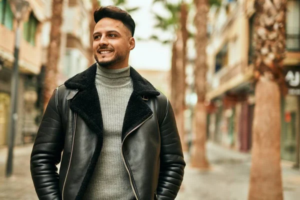 Young Arab Man Smiling Happy Standing City — Stock Photo, Image
