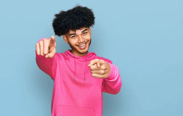 Young African American Man Afro Hair Wearing Casual Pink Sweatshirt — Stock Photo, Image