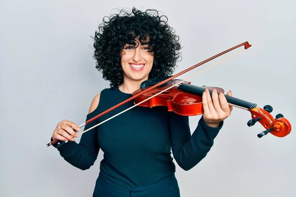 Young Middle East Woman Playing Violin Smiling Happy Cool Smile — Stock Photo, Image
