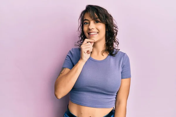 Young Hispanic Woman Wearing Casual Clothes Smiling Looking Confident Camera — Stock Photo, Image