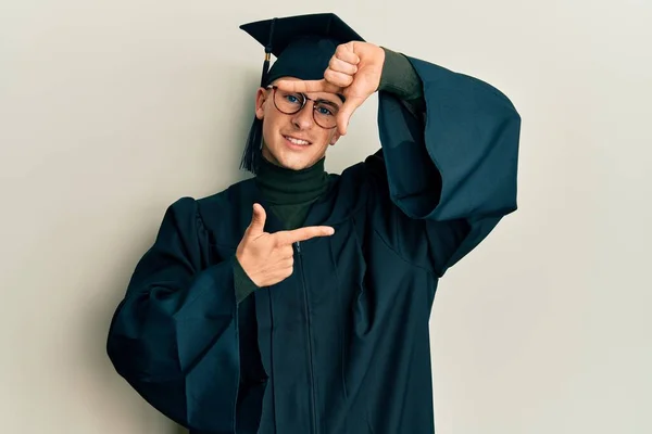 Young Caucasian Man Wearing Graduation Cap Ceremony Robe Smiling Making — Stock Photo, Image