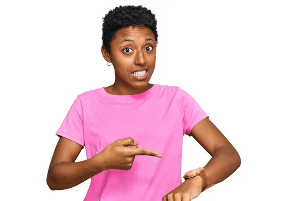 Young African American Woman Wearing Casual Clothes Hurry Pointing Watch — Stock Photo, Image