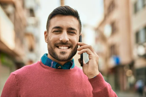 Young Hispanic Man Smiling Happy Talking Smartphone City — Stock Photo, Image