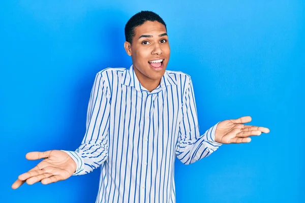 Junger Afrikanisch Amerikanischer Typ Lässiger Kleidung Ahnungslos Und Verwirrt Mit — Stockfoto