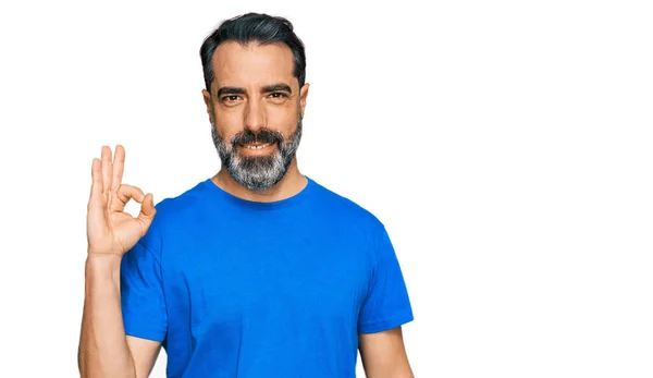 Man Van Middelbare Leeftijd Met Baard Casual Blauw Shirt Glimlachend — Stockfoto